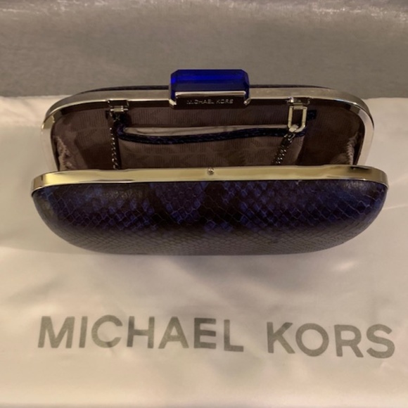 CUTE! NWT Michael Kors Elsie Blue Dome Clutch - Picture 4 of 4